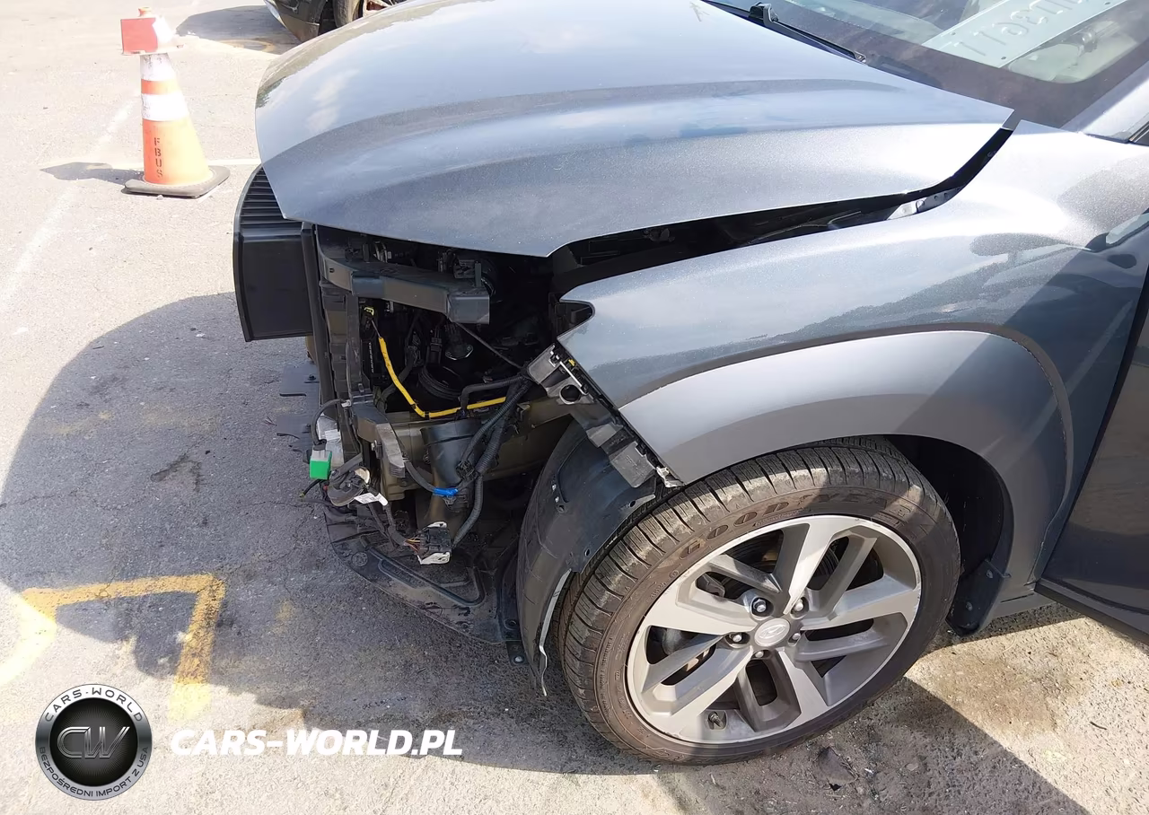 2018 Hyundai Kona Ultimate VIN:KM8K5CA56JU112894 - 19