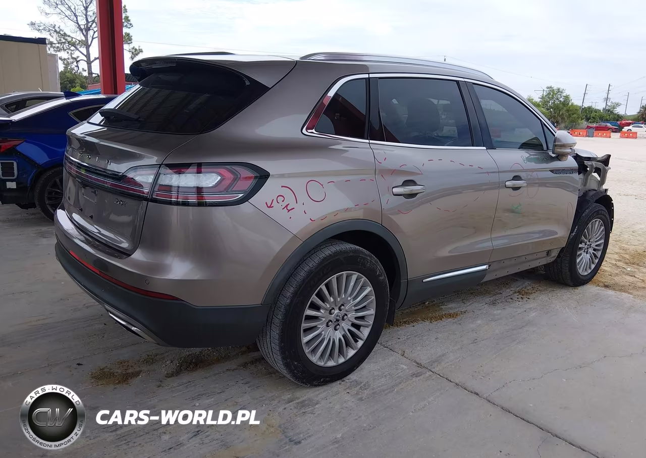 2019 Lincoln Nautilus Standard VIN:2LMPJ6J94KBL58327 - 4