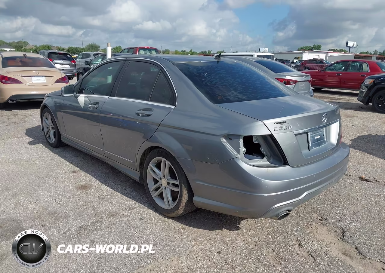 2014 Mercedes-Benz C 250 Sport VIN:WDDGF4HB3ER308900 - 3