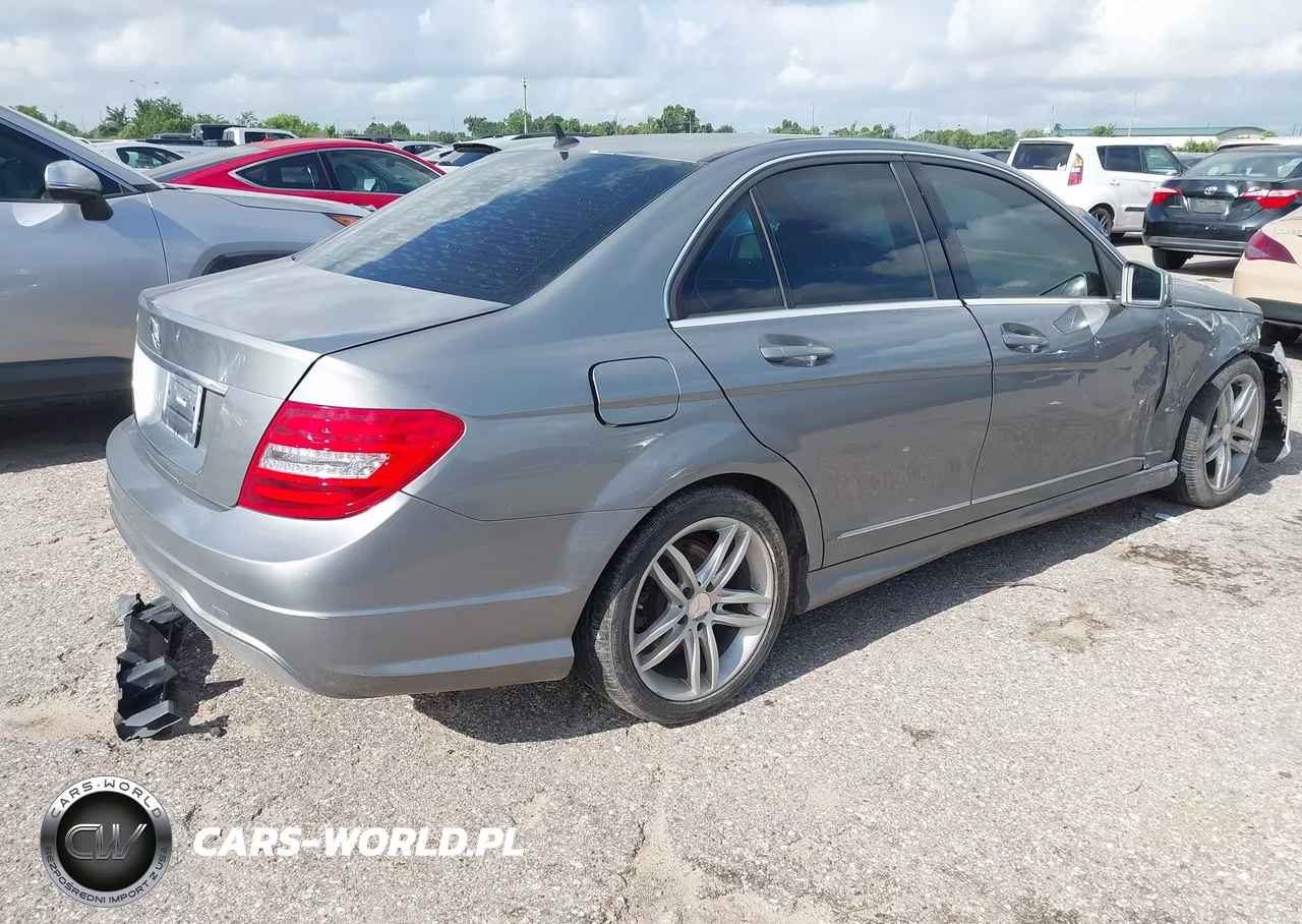 2014 Mercedes-Benz C 250 Sport VIN:WDDGF4HB3ER308900 - 4