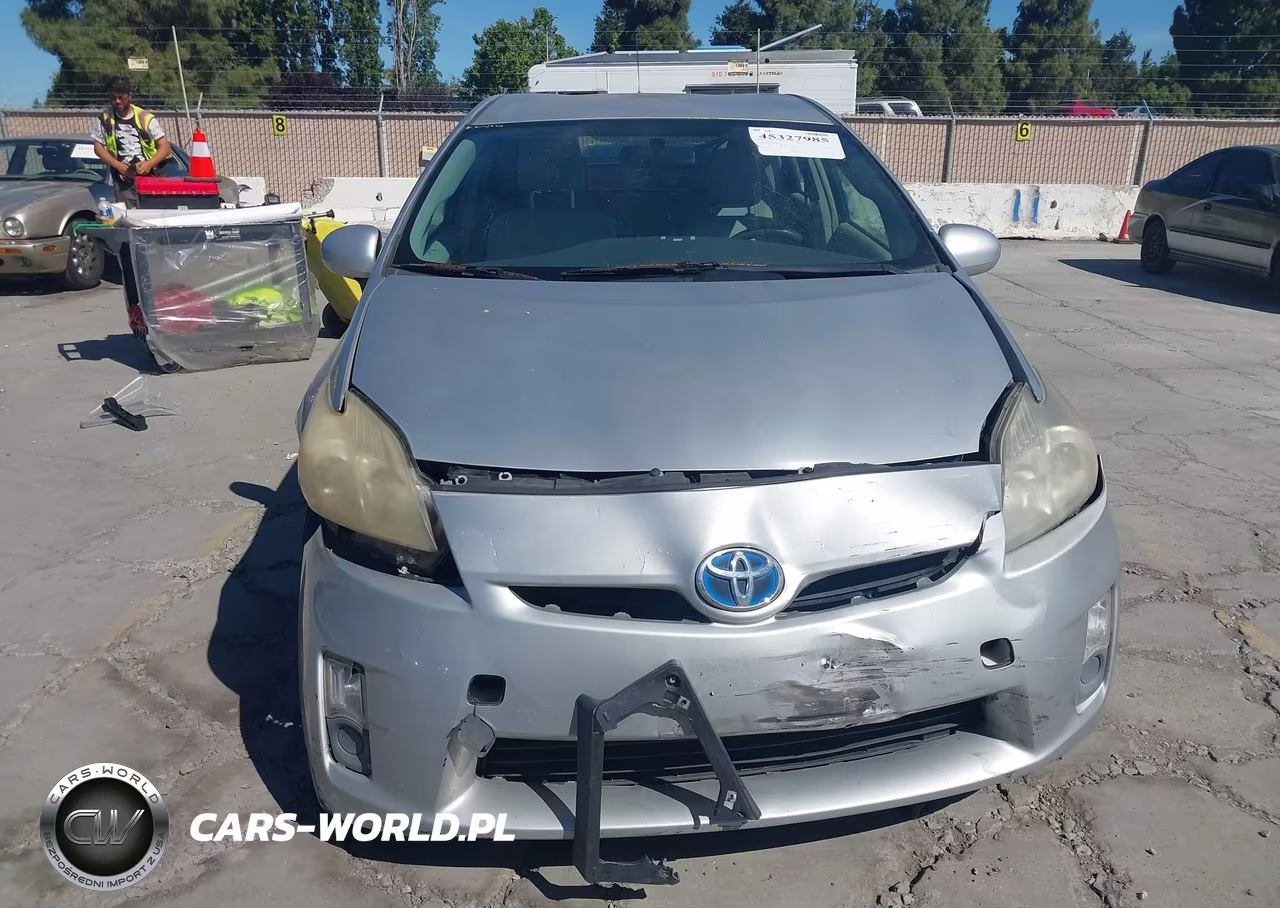 2011 Toyota Prius Two VIN:JTDKN3DU6B0261466 - 13