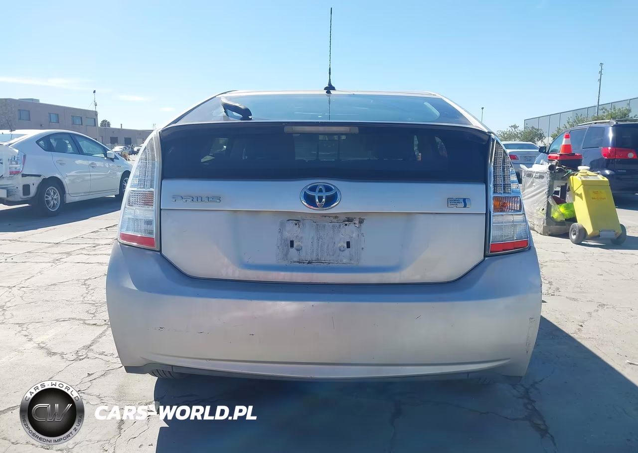 2011 Toyota Prius Two VIN:JTDKN3DU6B0261466 - 17