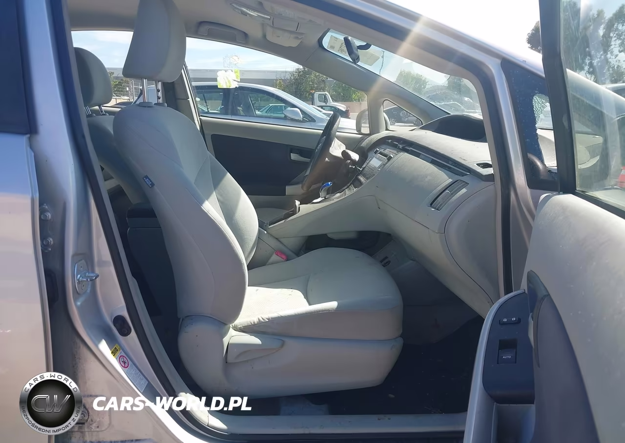2011 Toyota Prius Two VIN:JTDKN3DU6B0261466 - 5