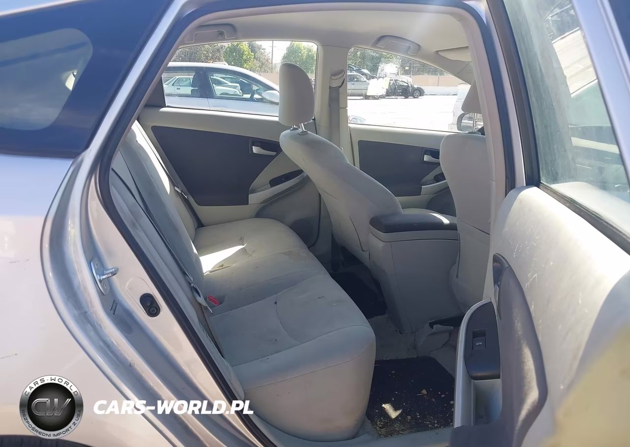 2011 Toyota Prius Two VIN:JTDKN3DU6B0261466 - 8