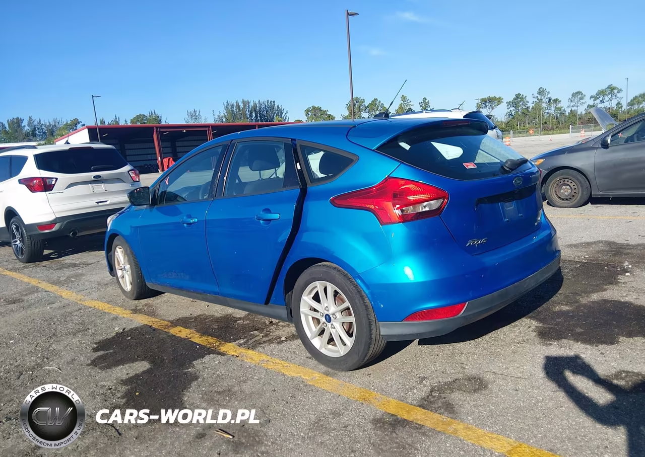 2015 Ford Focus Se VIN:1FADP3K2XFL249867 - 3