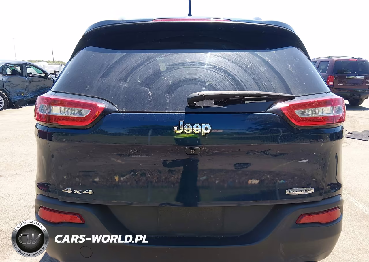 2018 Jeep Cherokee Latitude 4X4 VIN:1C4PJMCX3JD578986 - 16