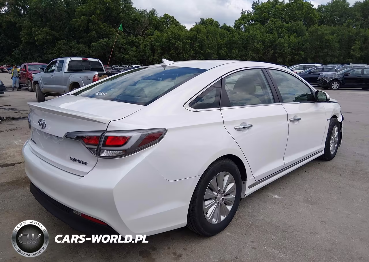 2016 Hyundai Sonata Hybrid Se VIN:KMHE24L12GA024361 - 4