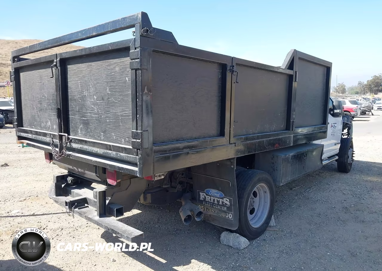 2017 Ford F-550 Chassis Xl VIN:1FDUF5GT1HDA04023 - 4