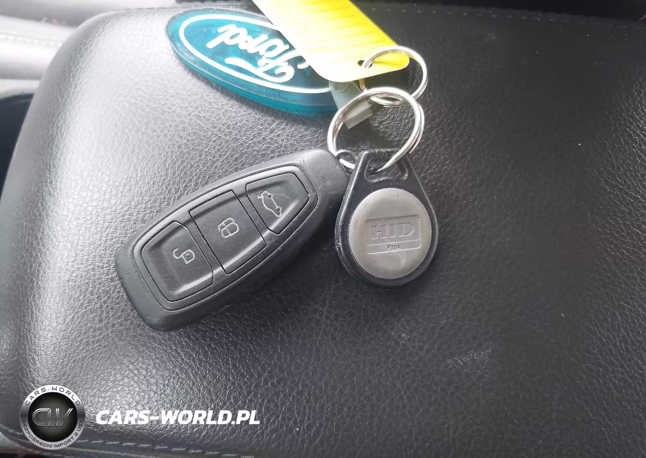 2012 Ford Focus Titanium VIN:1FAHP3N24CL292691 - 11