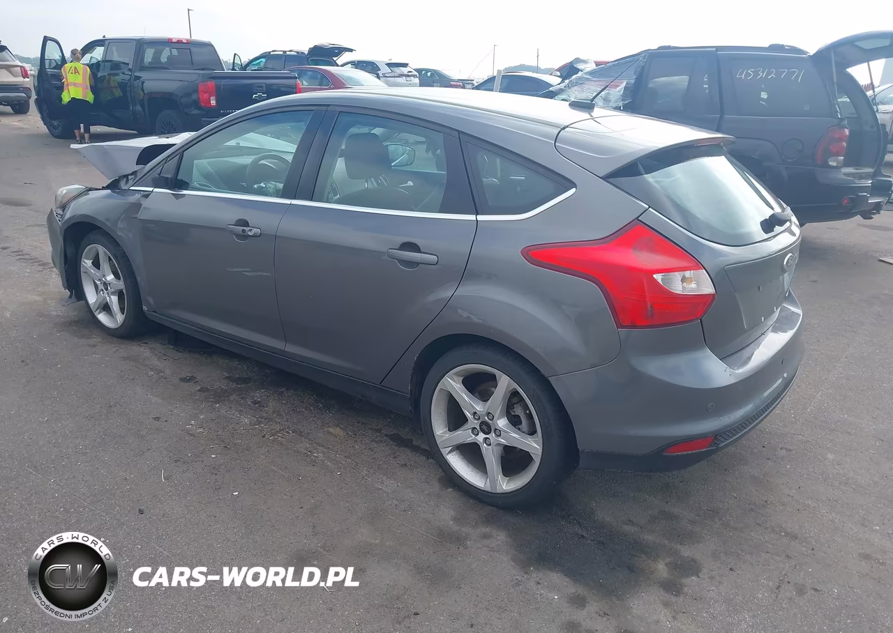2012 Ford Focus Titanium VIN:1FAHP3N24CL292691 - 3