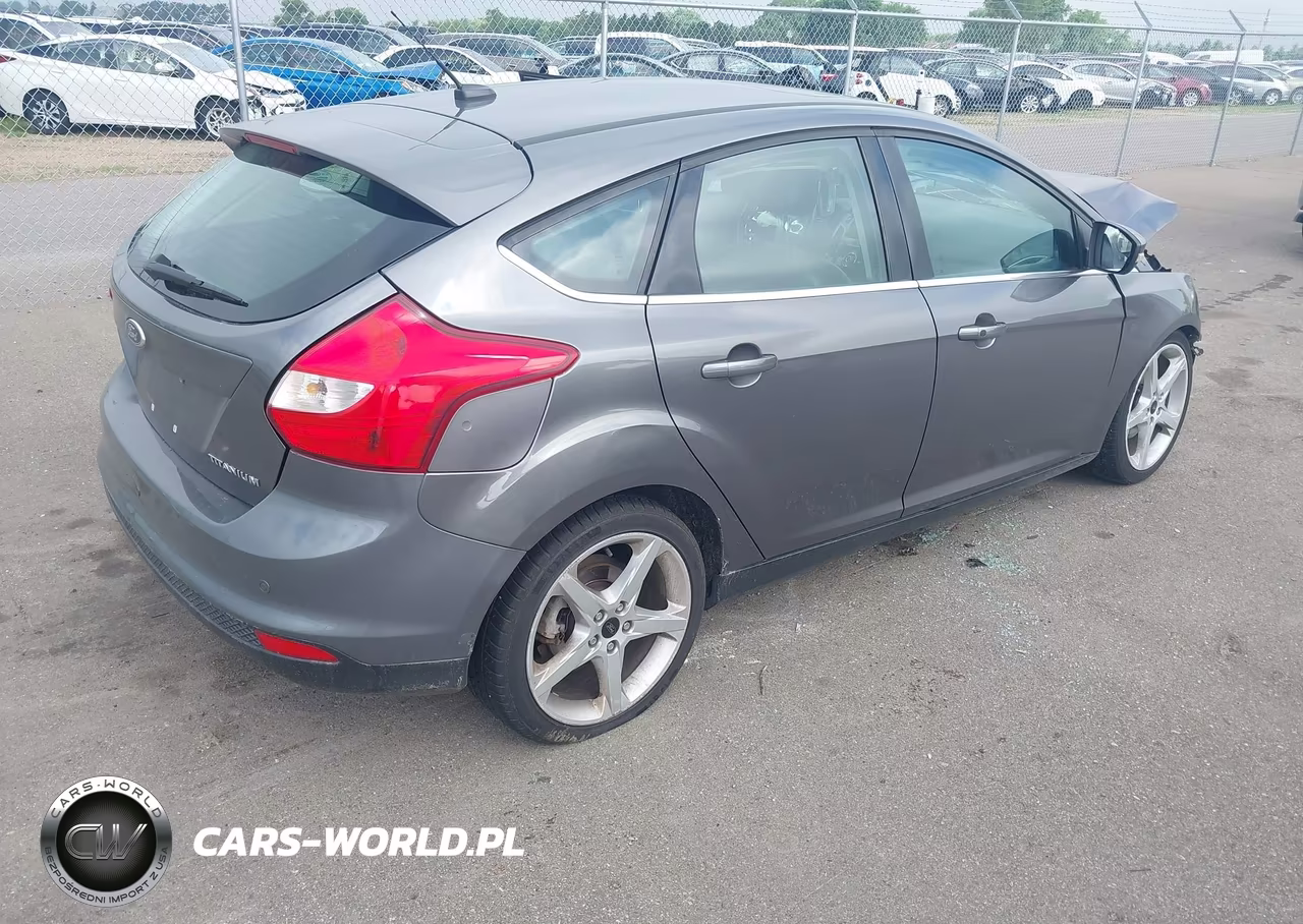 2012 Ford Focus Titanium VIN:1FAHP3N24CL292691 - 4
