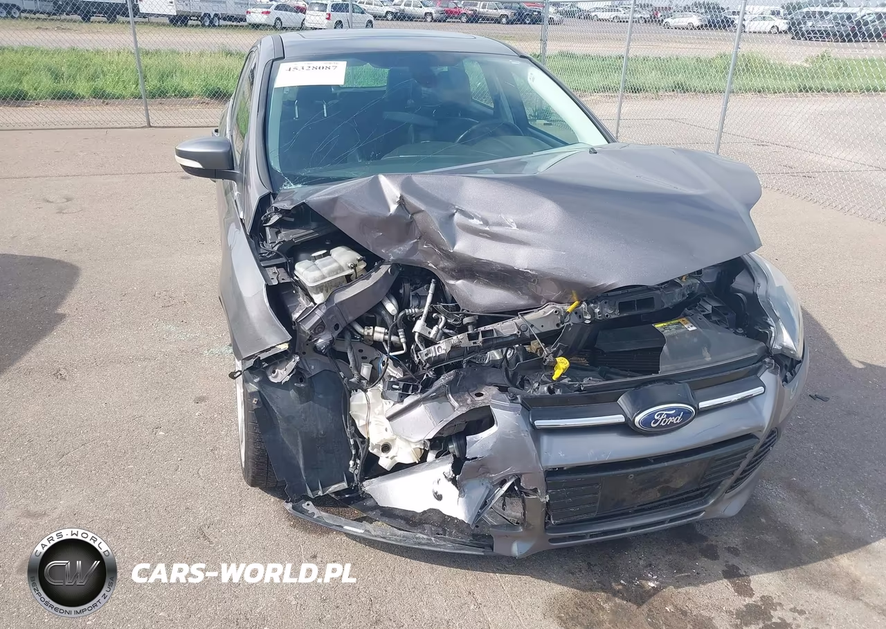 2012 Ford Focus Titanium VIN:1FAHP3N24CL292691 - 6