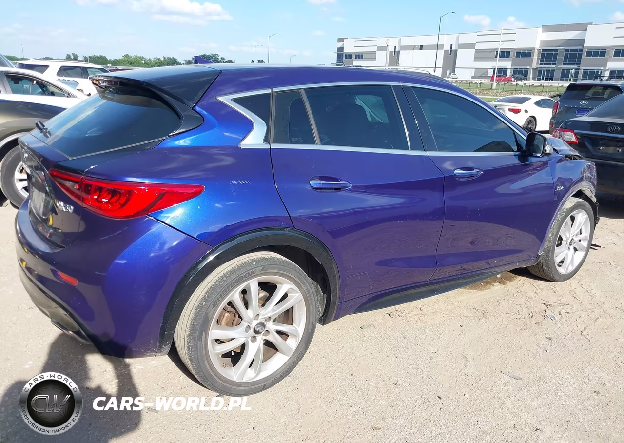 2017 Infiniti Qx30 VIN:SJKCH5CP3HA016420 - 4