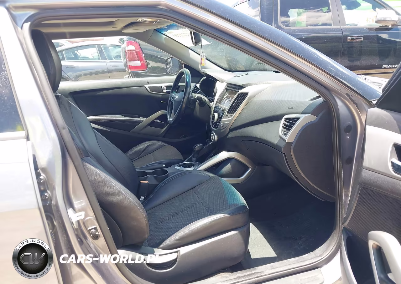 2015 Hyundai Veloster VIN:KMHTC6AD9FU240279 - 5