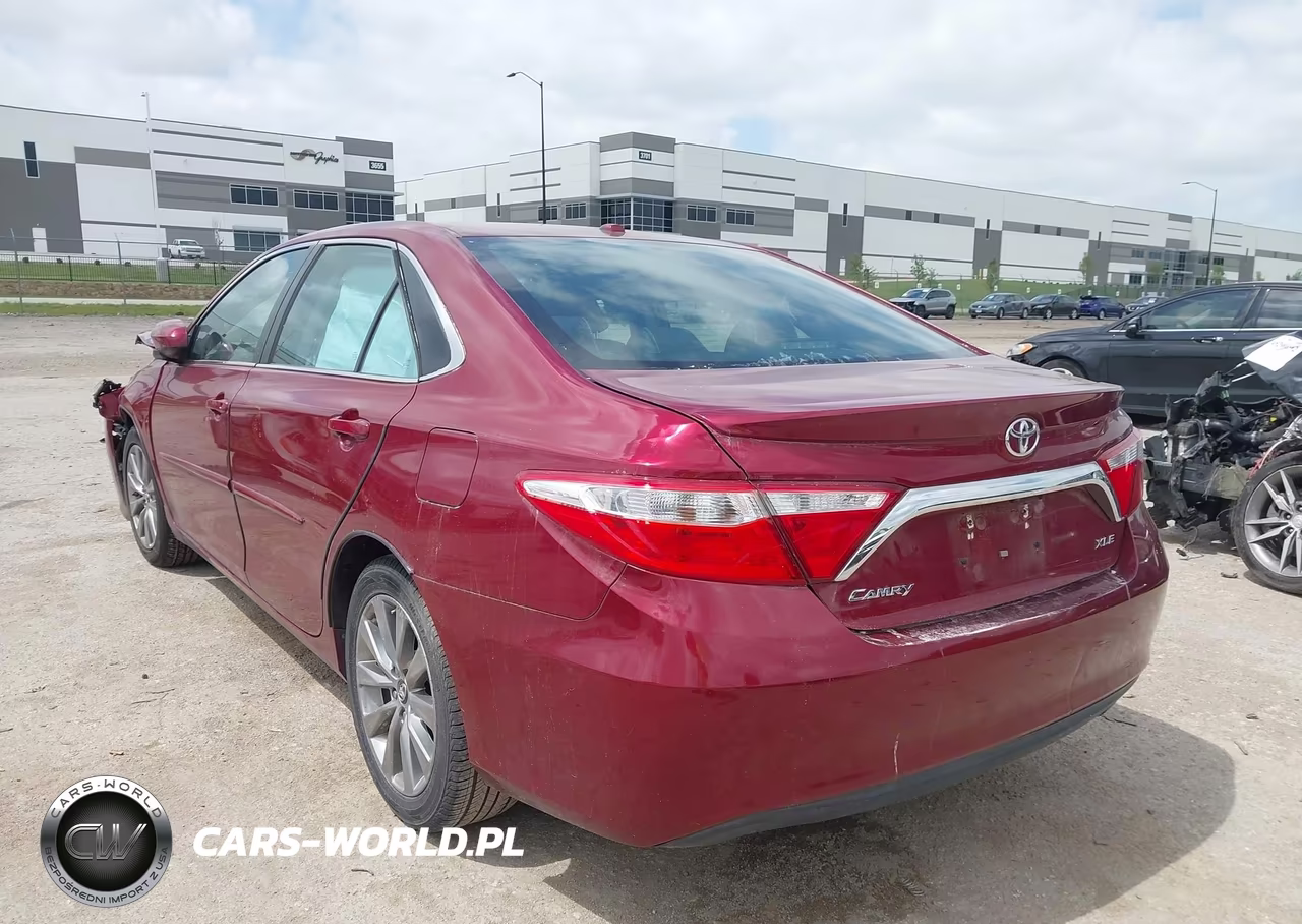 2016 Toyota Camry Xle VIN:4T1BF1FK7GU592310 - 3