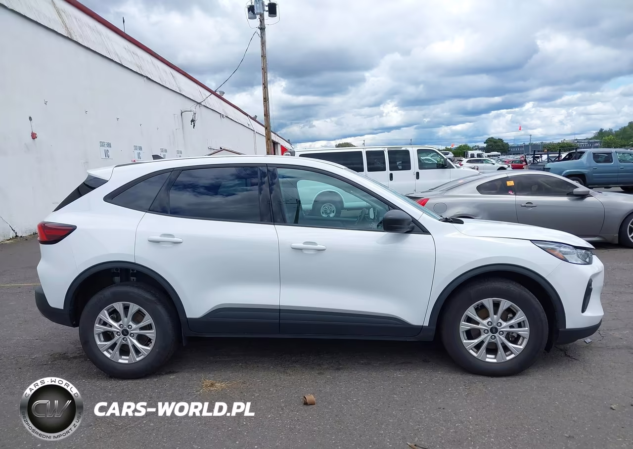 2025 Ford Escape Active VIN:1FMCU9GN5SUA86856 - 14