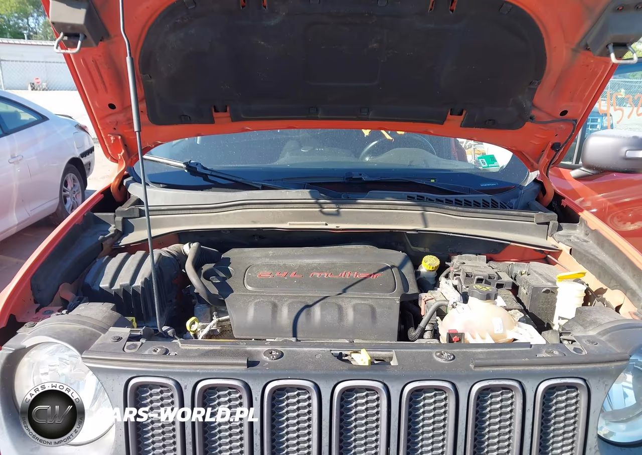 2015 Jeep Renegade Trailhawk VIN:ZACCJBCT8FPC44784 - 10
