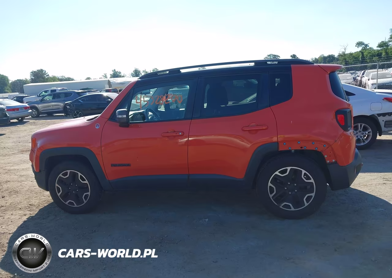 2015 Jeep Renegade Trailhawk VIN:ZACCJBCT8FPC44784 - 14