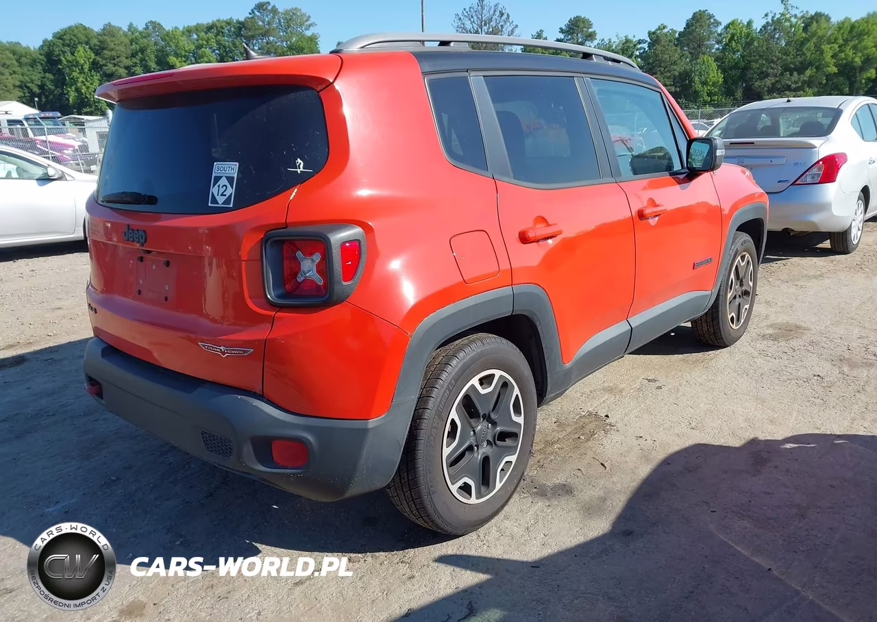 2015 Jeep Renegade Trailhawk VIN:ZACCJBCT8FPC44784 - 4