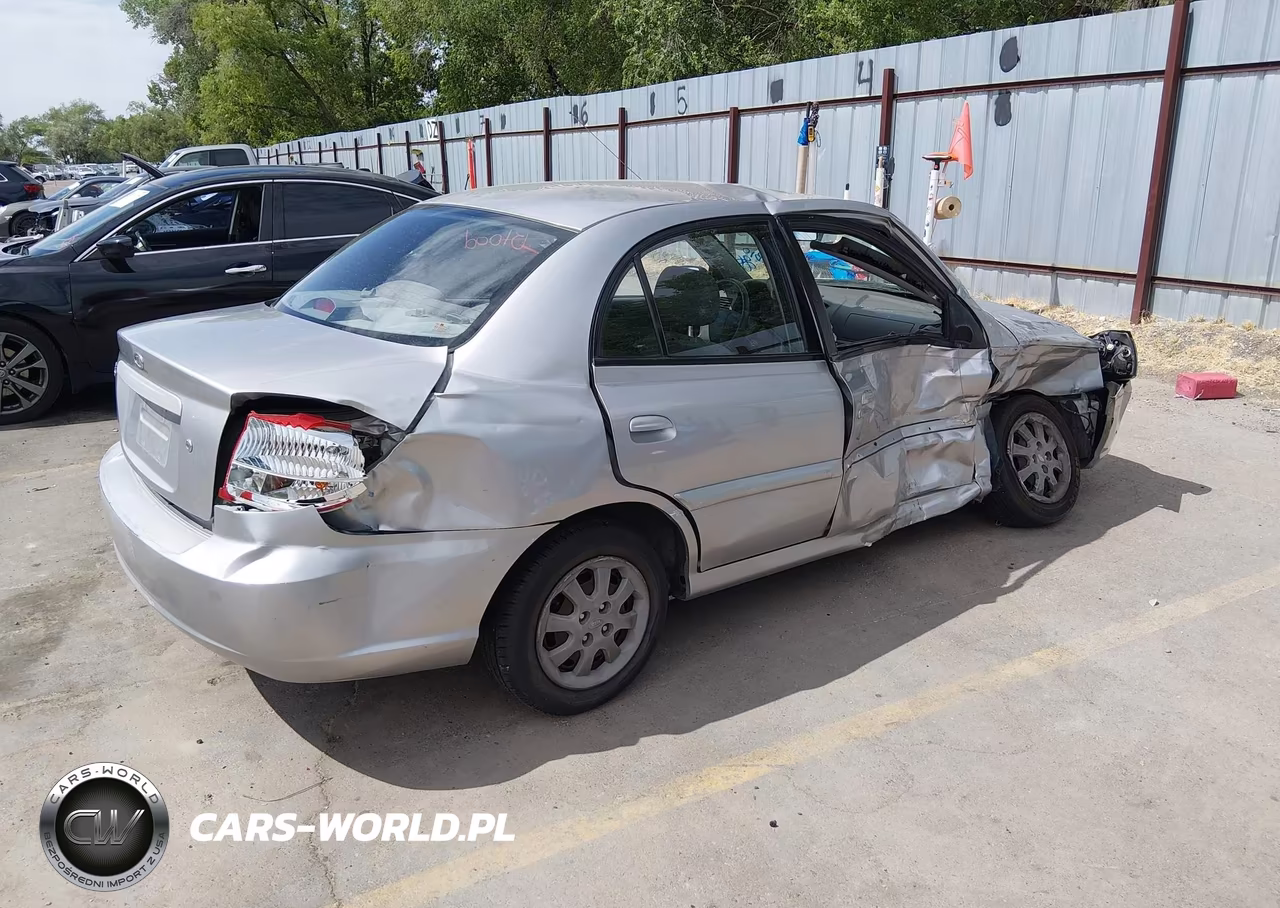 2005 Kia Rio VIN:KNADC125656380891 - 4