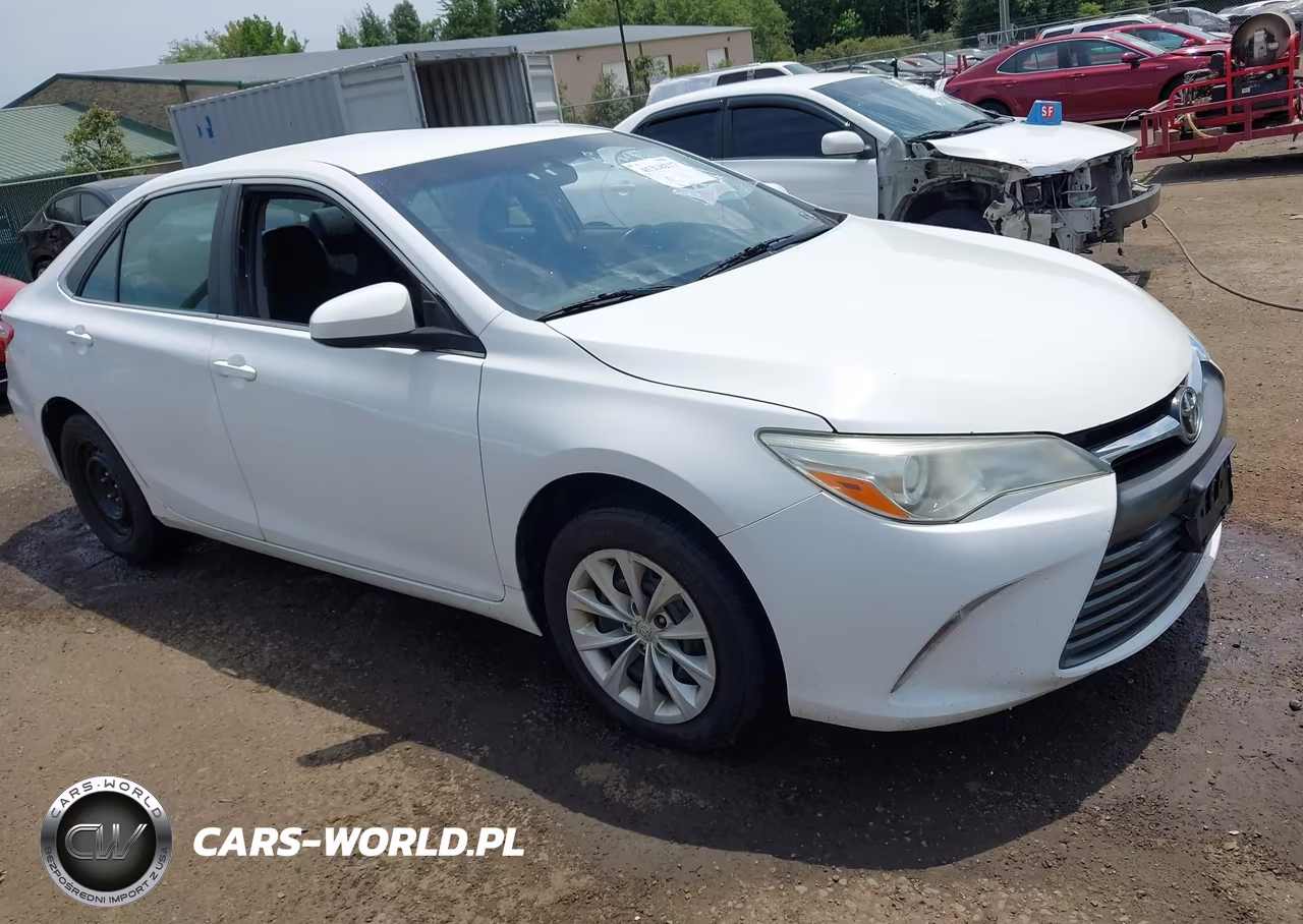 2016 Toyota Camry Le – zdjęcie 1 z 16
