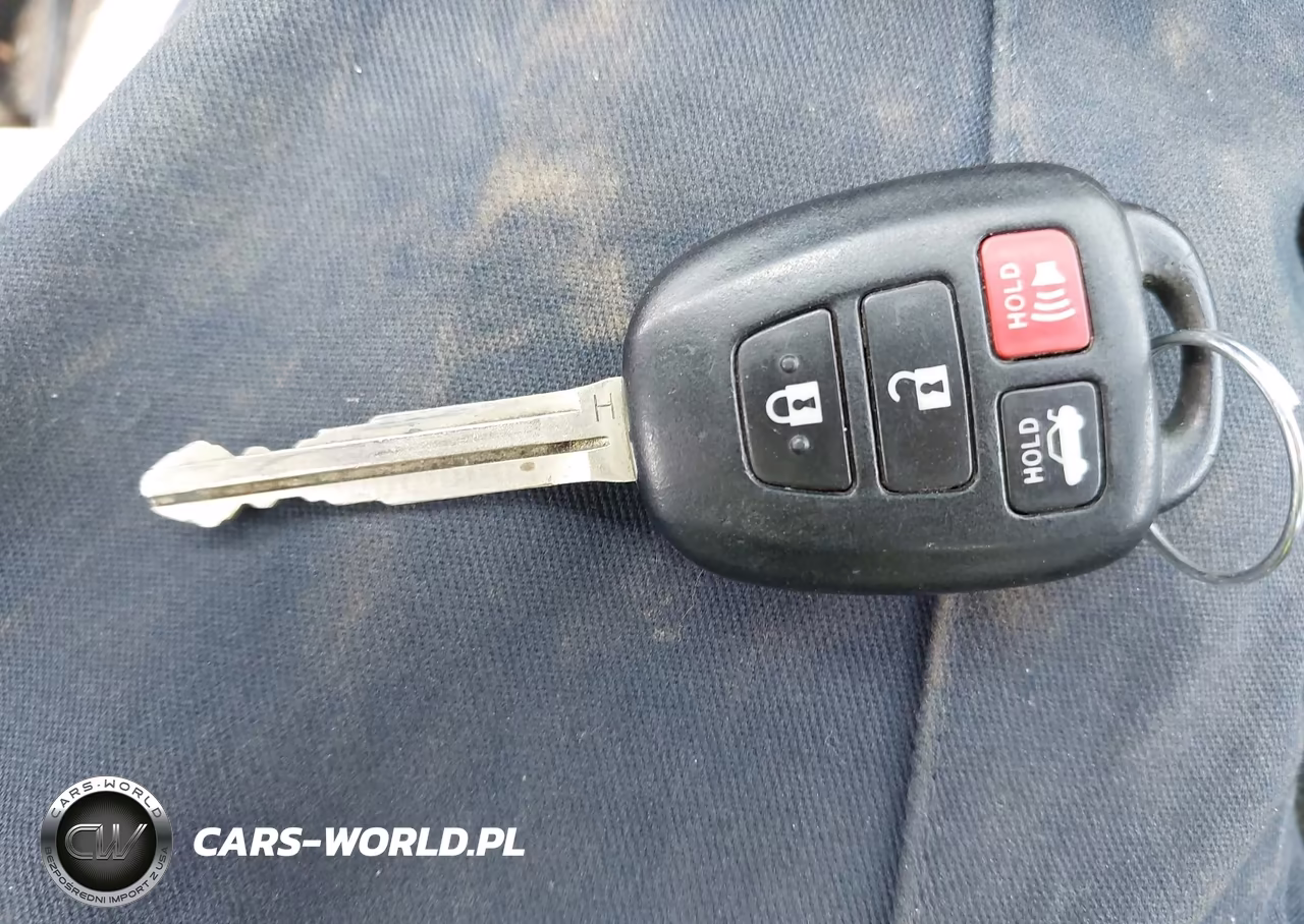 2016 Toyota Camry Le VIN:4T1BF1FK8GU572695 - 11