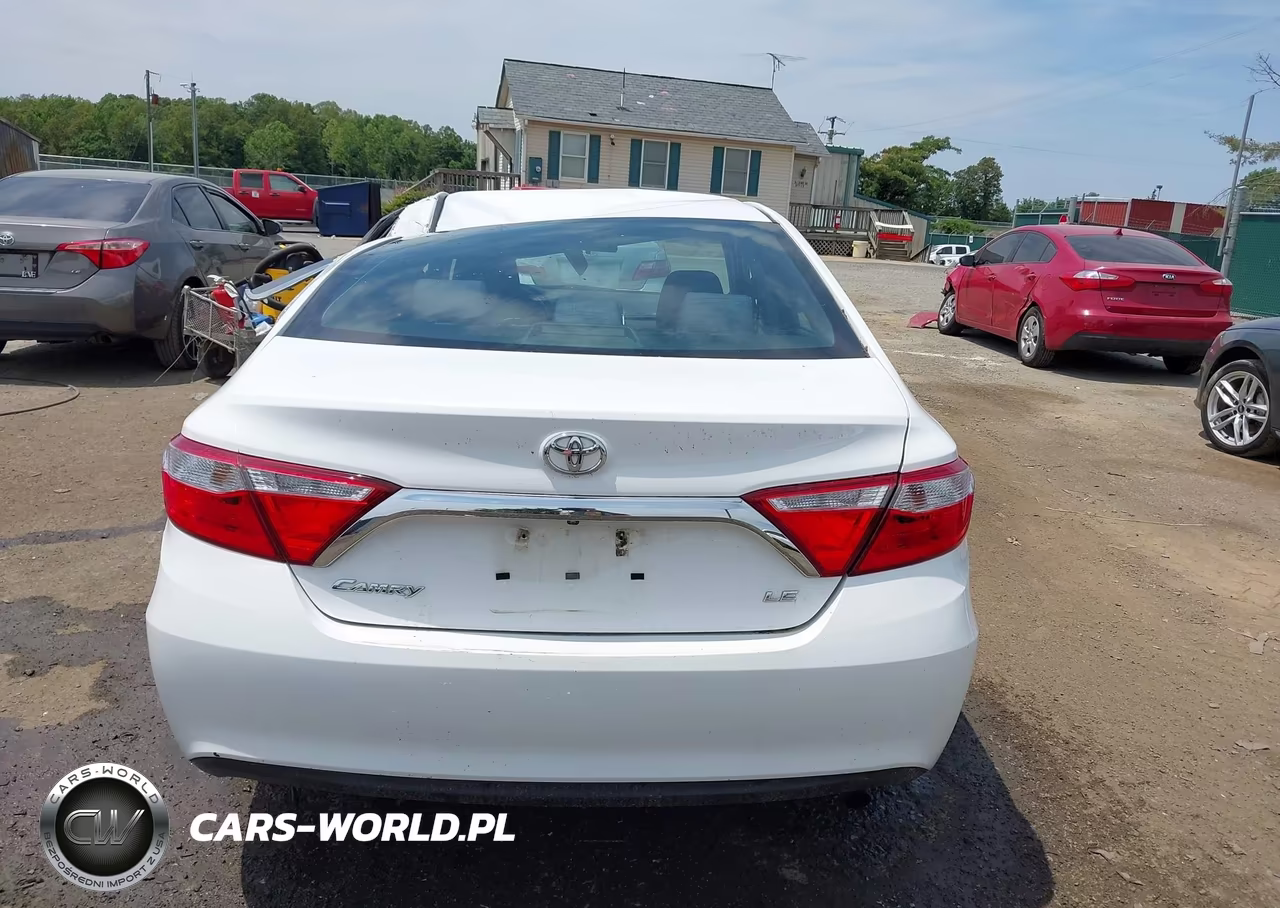 2016 Toyota Camry Le VIN:4T1BF1FK8GU572695 - 16