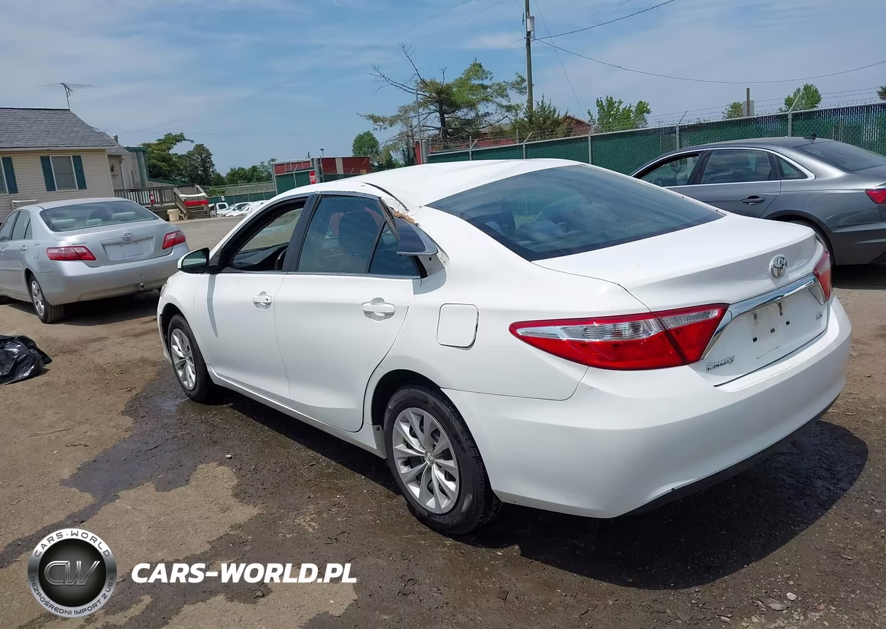 2016 Toyota Camry Le VIN:4T1BF1FK8GU572695 - 3