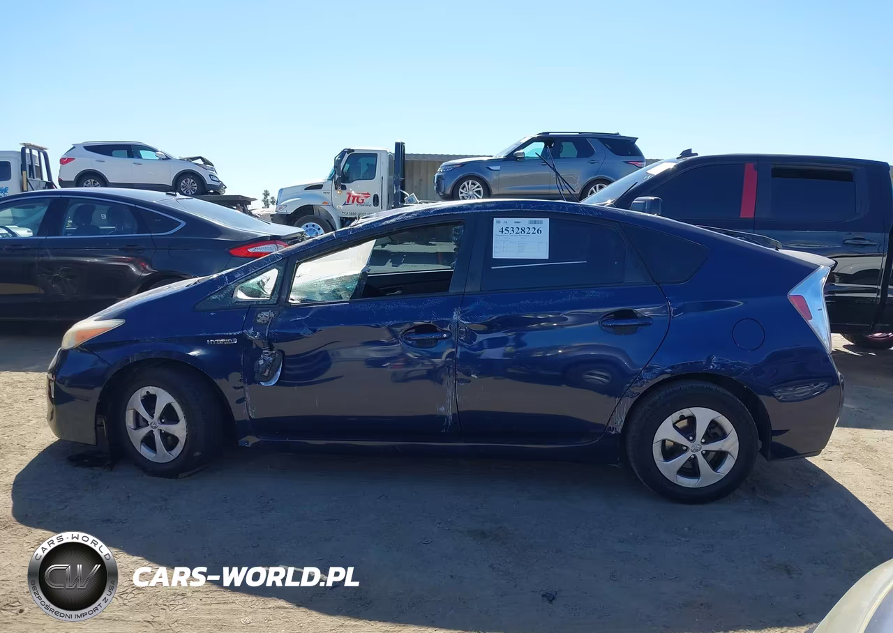 2013 Toyota Prius Two VIN:JTDKN3DU0D1673623 - 13