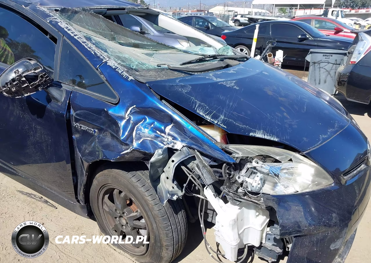 2013 Toyota Prius Two VIN:JTDKN3DU0D1673623 - 6