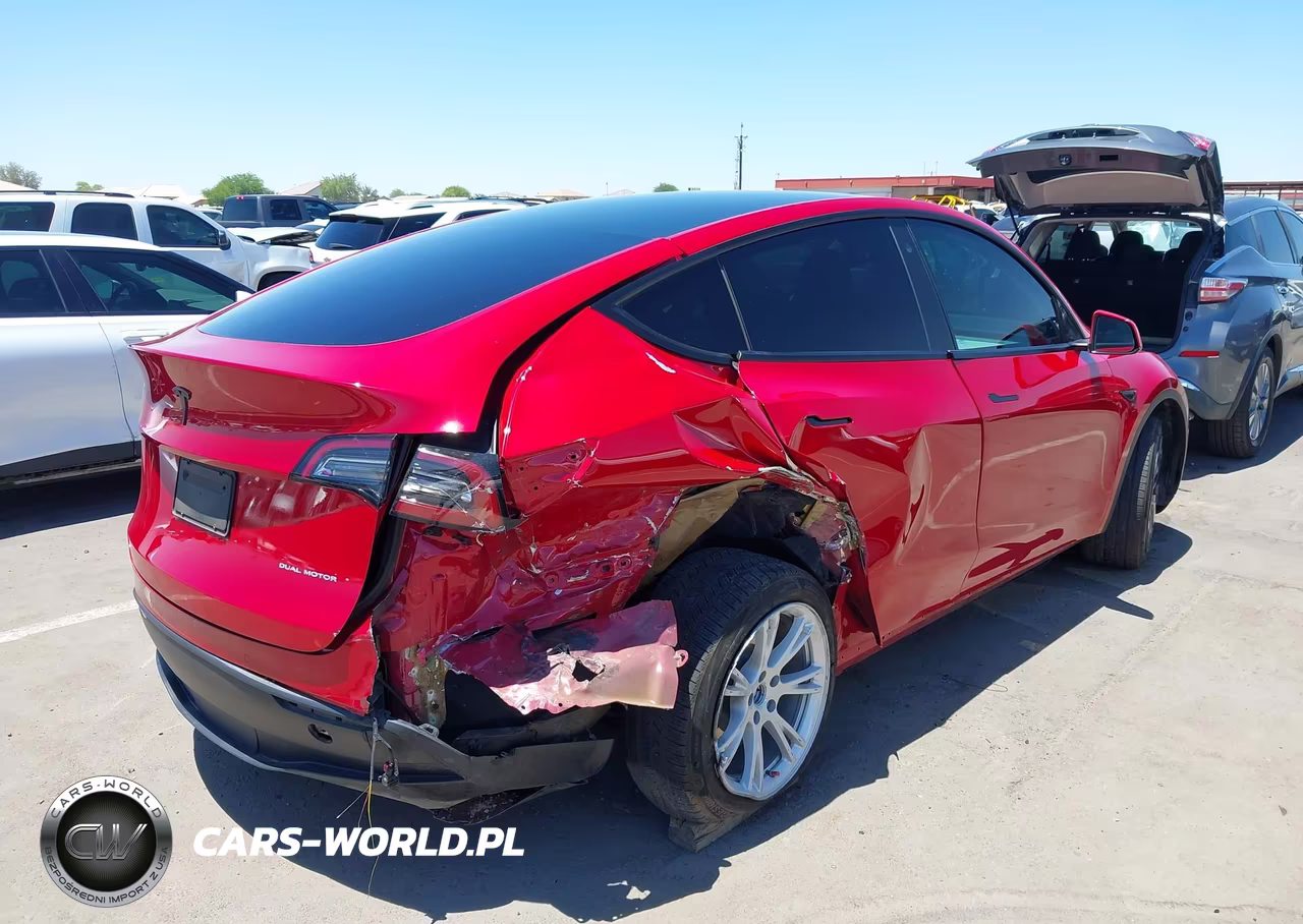 2022 Tesla Model Y Long Range Dual Motor All-Wheel Drive VIN:7SAYGDEE2NF546563 - 4