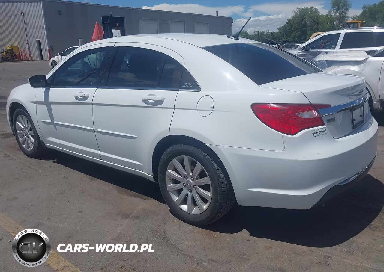 2012 Chrysler 200 Touring VIN:1C3CCBBG1CN321616 - 3