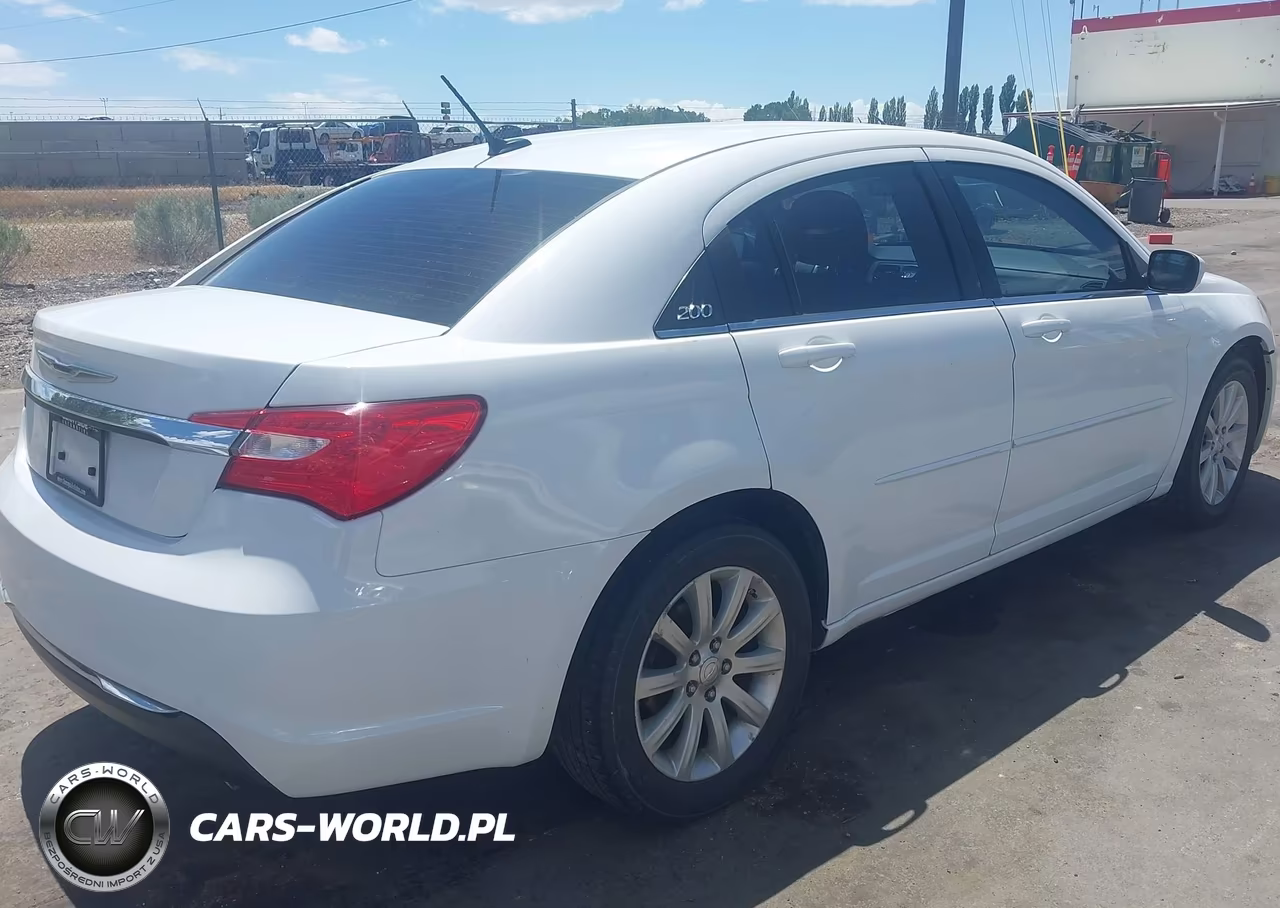 2012 Chrysler 200 Touring VIN:1C3CCBBG1CN321616 - 4
