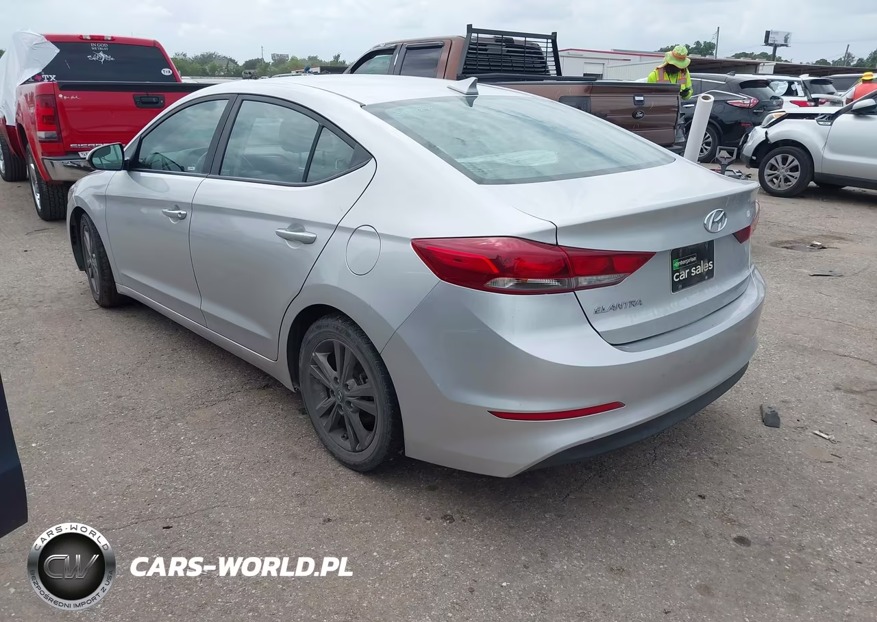 2018 Hyundai Elantra Sel VIN:5NPD84LF6JH246525 - 3