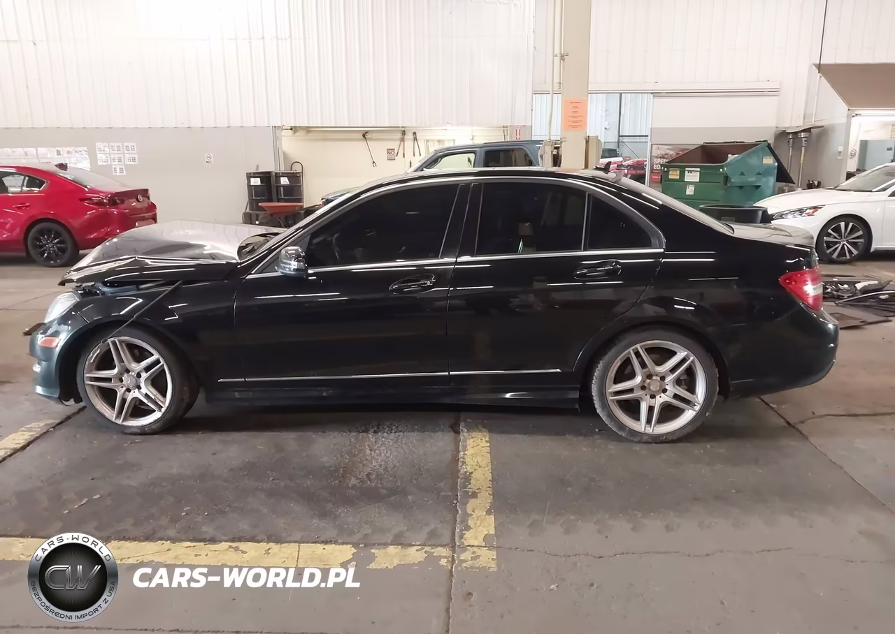 2013 Mercedes-Benz C 300 Sport 4Matic VIN:WDDGF8AB1DG126737 - 14