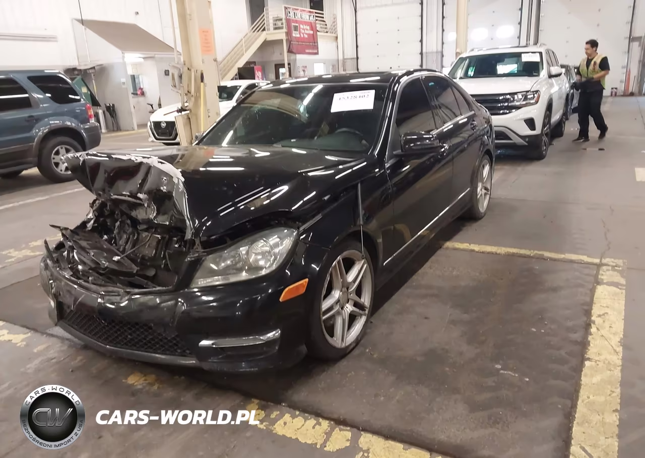 2013 Mercedes-Benz C 300 Sport 4Matic VIN:WDDGF8AB1DG126737 - 2