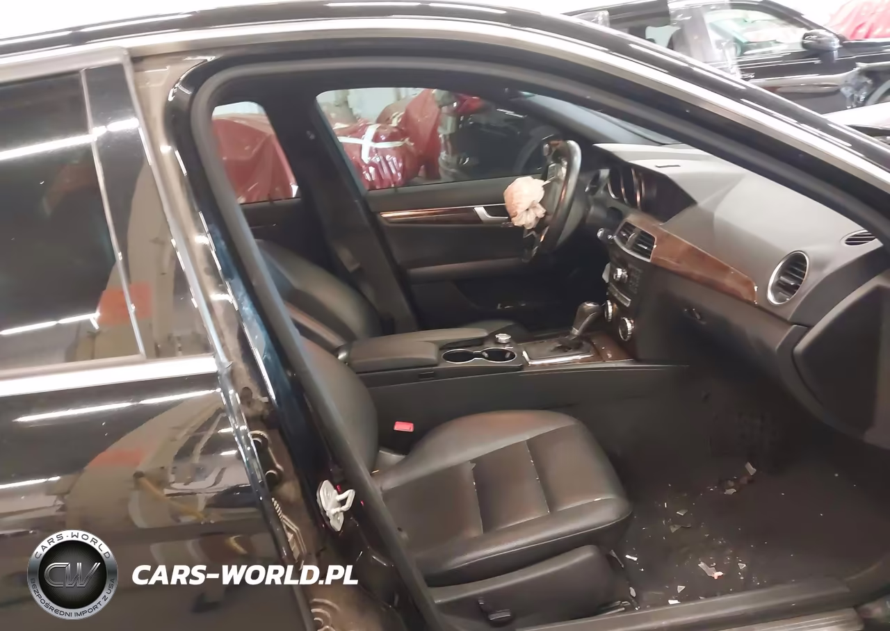 2013 Mercedes-Benz C 300 Sport 4Matic VIN:WDDGF8AB1DG126737 - 5