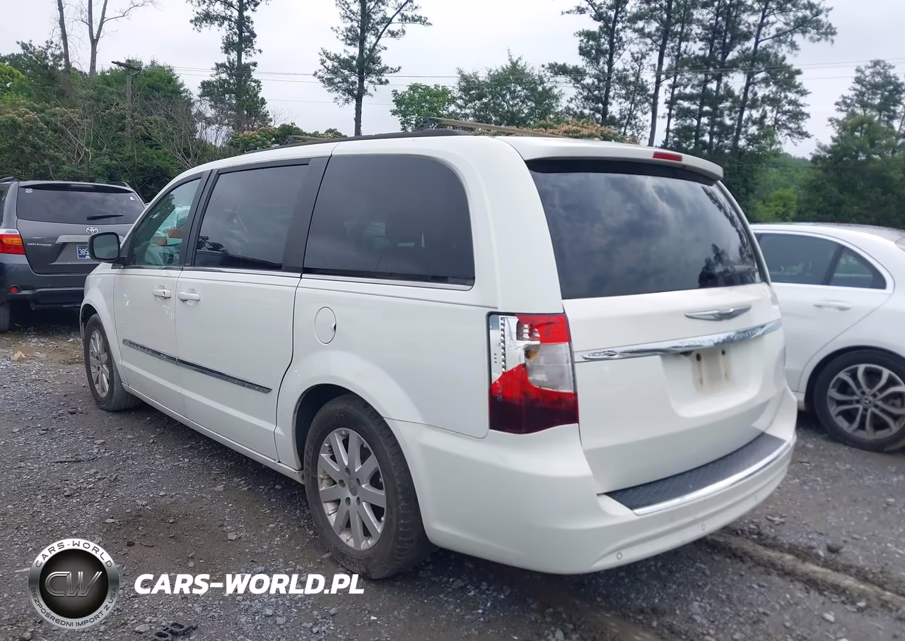 2011 Chrysler Town & Country Touring-L VIN:2A4RR8DG8BR688125 - 3