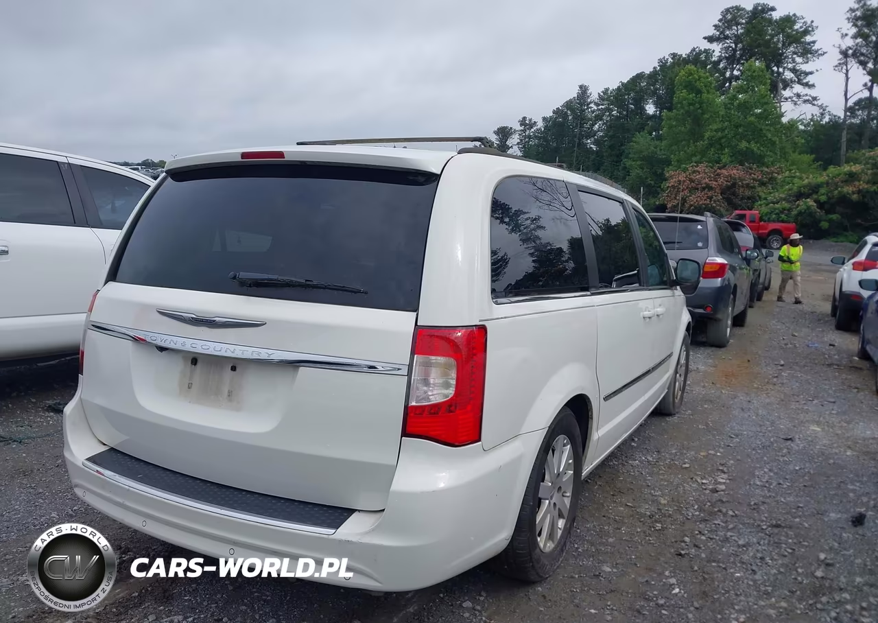 2011 Chrysler Town & Country Touring-L VIN:2A4RR8DG8BR688125 - 4