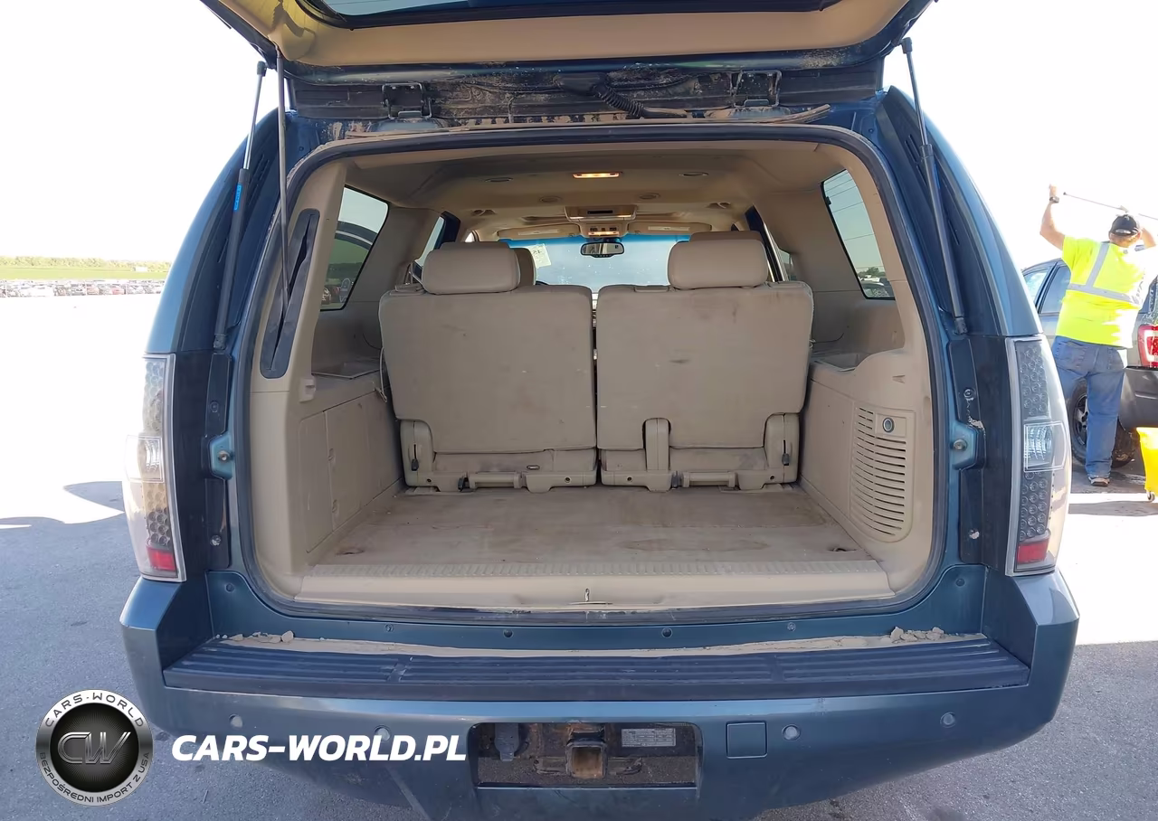 2008 Chevrolet Suburban 1500 Ltz VIN:3GNFK16358G182305 - 17