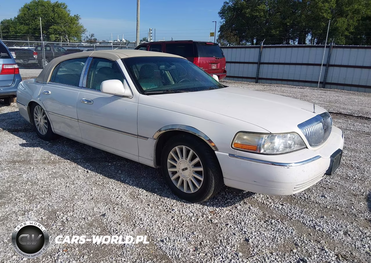 2003 Lincoln Town Car Executive