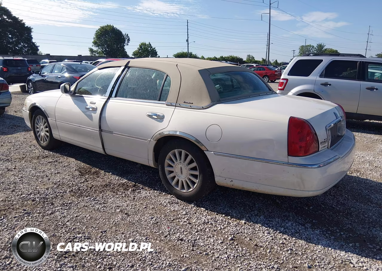 2003 Lincoln Town Car Executive VIN:1LNHM81W53Y640845 - 3