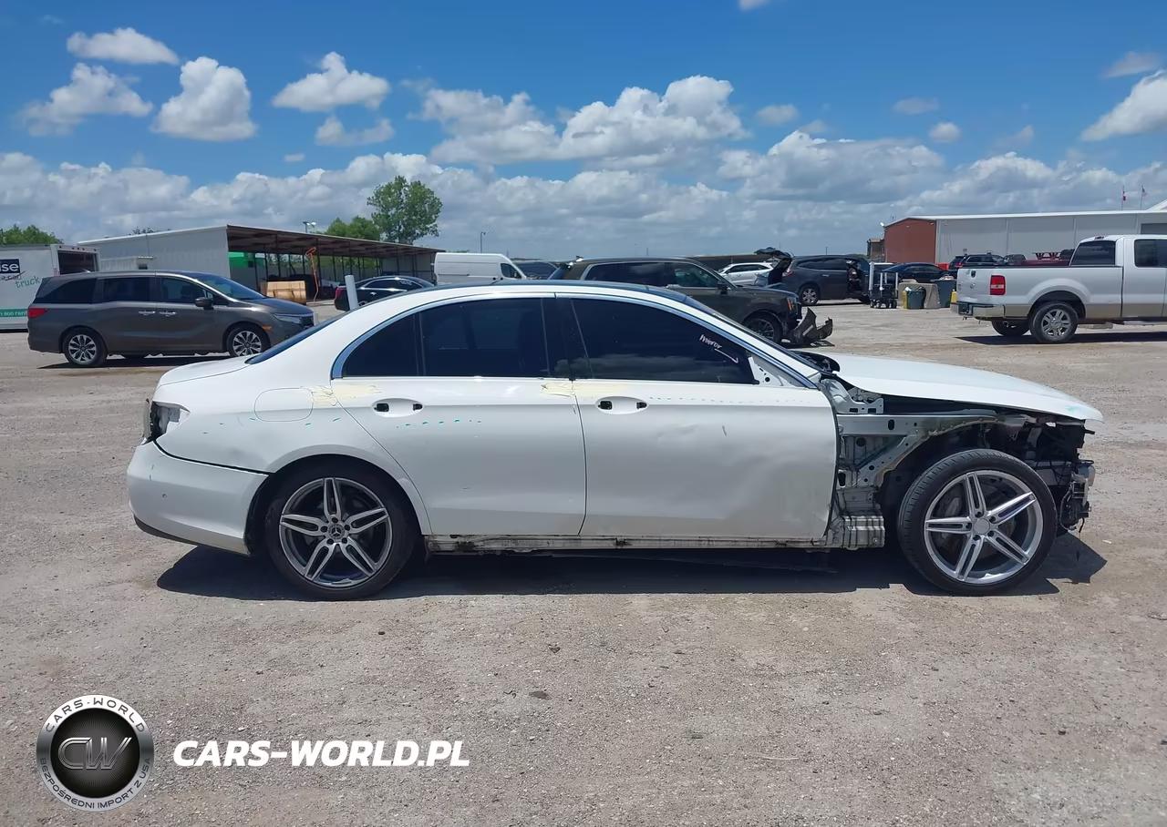 2018 Mercedes-Benz E 300 4Matic VIN:WDDZF4KB4JA358022 - 13