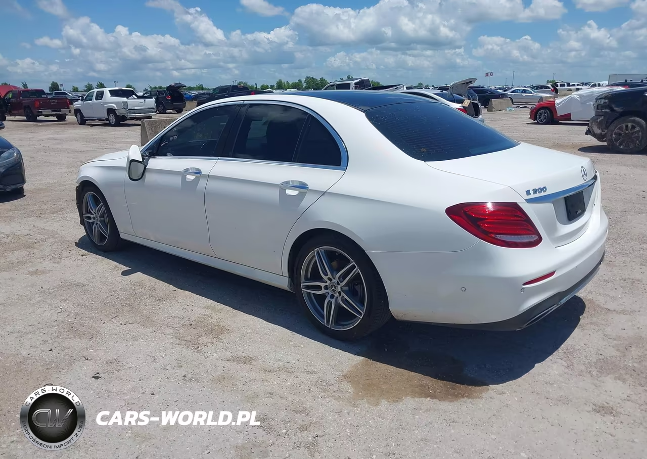 2018 Mercedes-Benz E 300 4Matic VIN:WDDZF4KB4JA358022 - 3