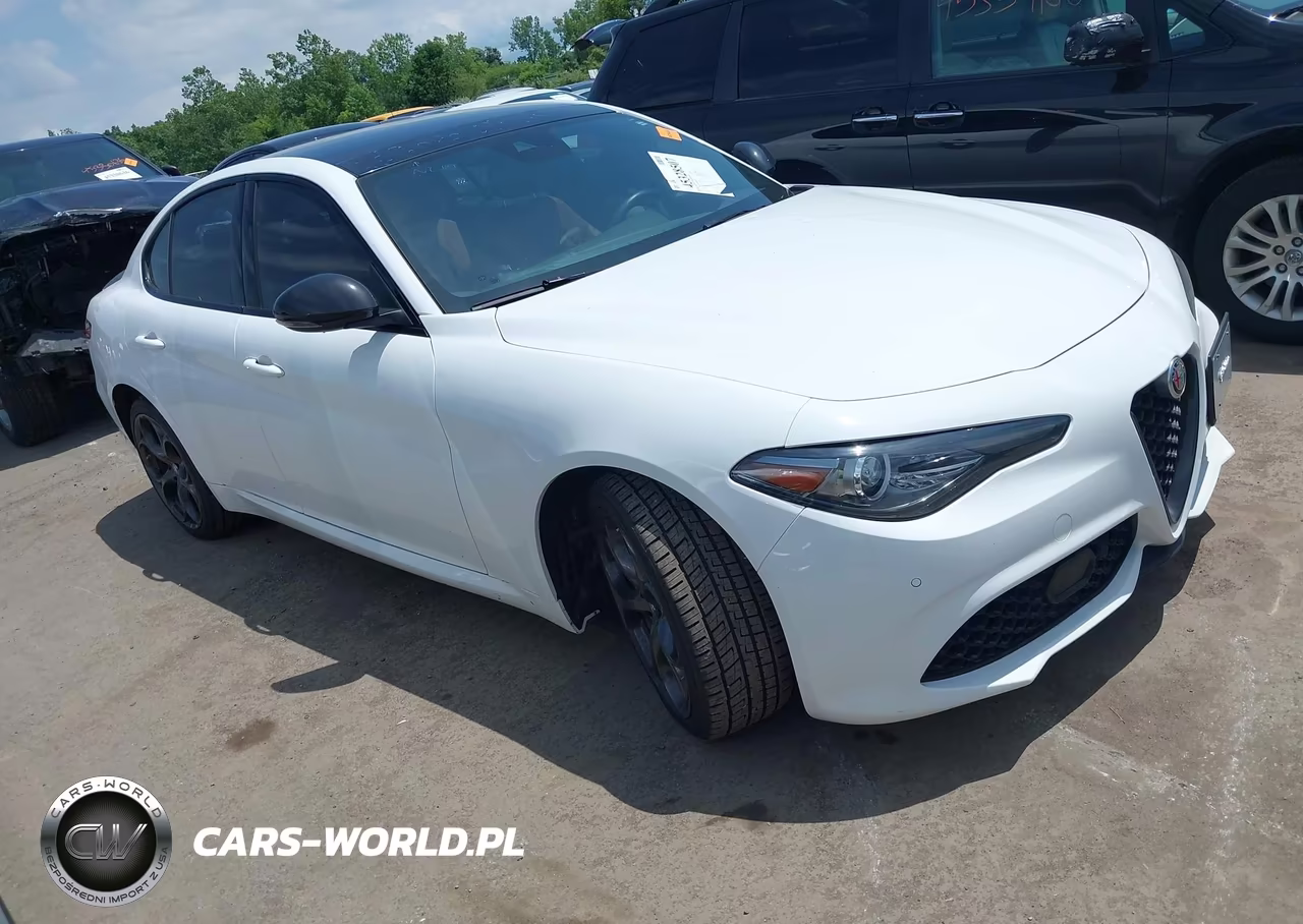 2021 Alfa Romeo Giulia Ti Sport Awd – zdjęcie 1 z 17