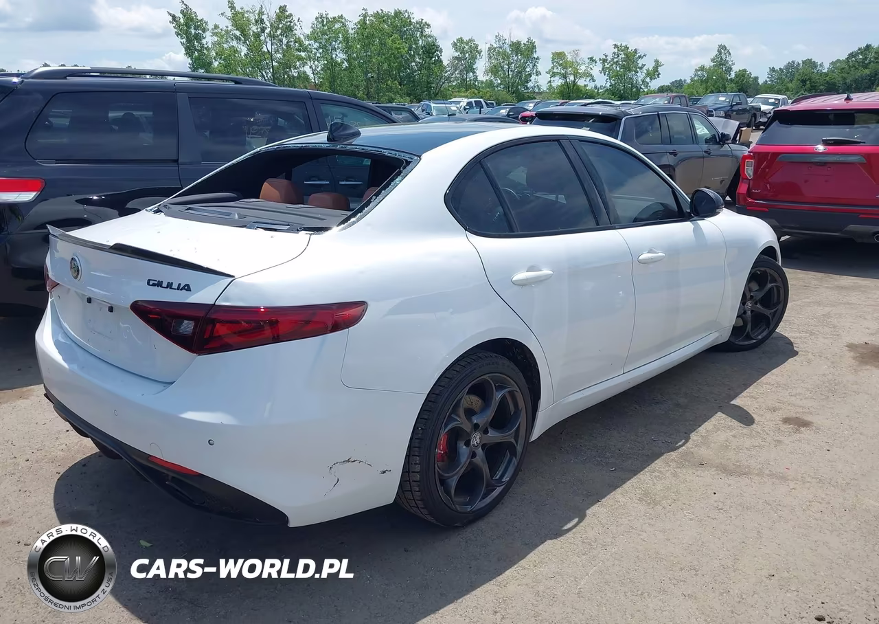 2021 Alfa Romeo Giulia Ti Sport Awd VIN:ZARFANBN2M7643787 - 4
