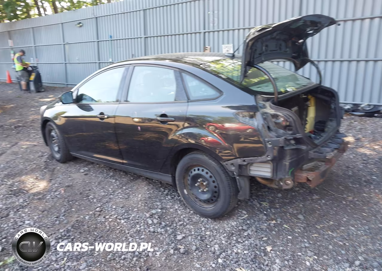 2012 Ford Focus Se VIN:1FAHP3F28CL297519 - 3