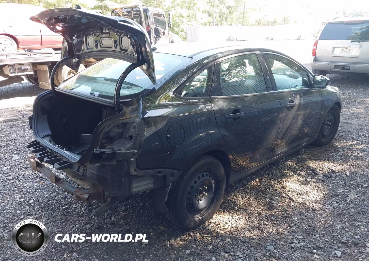 2012 Ford Focus Se VIN:1FAHP3F28CL297519 - 4
