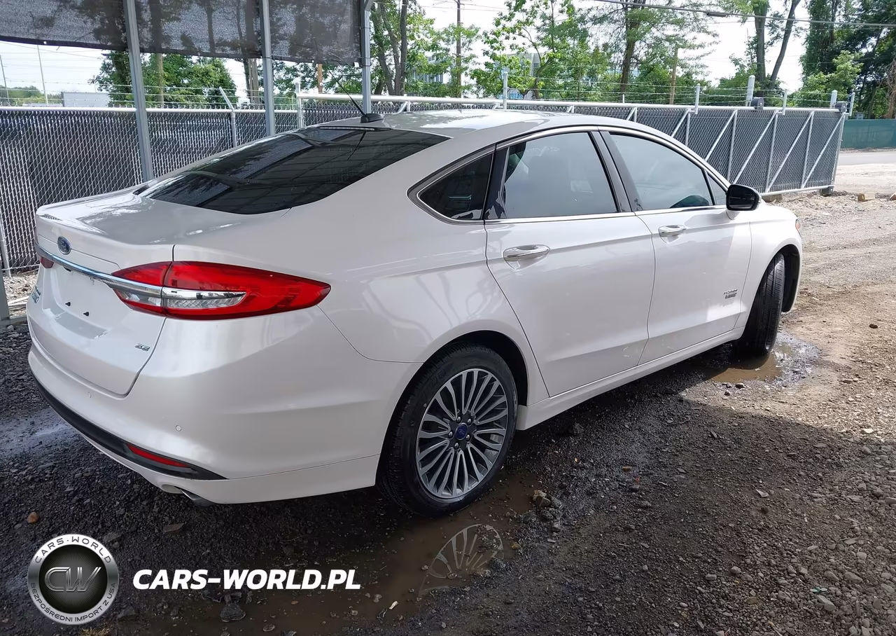 2017 Ford Fusion Energi Se Luxury VIN:3FA6P0PU4HR290629 - 4