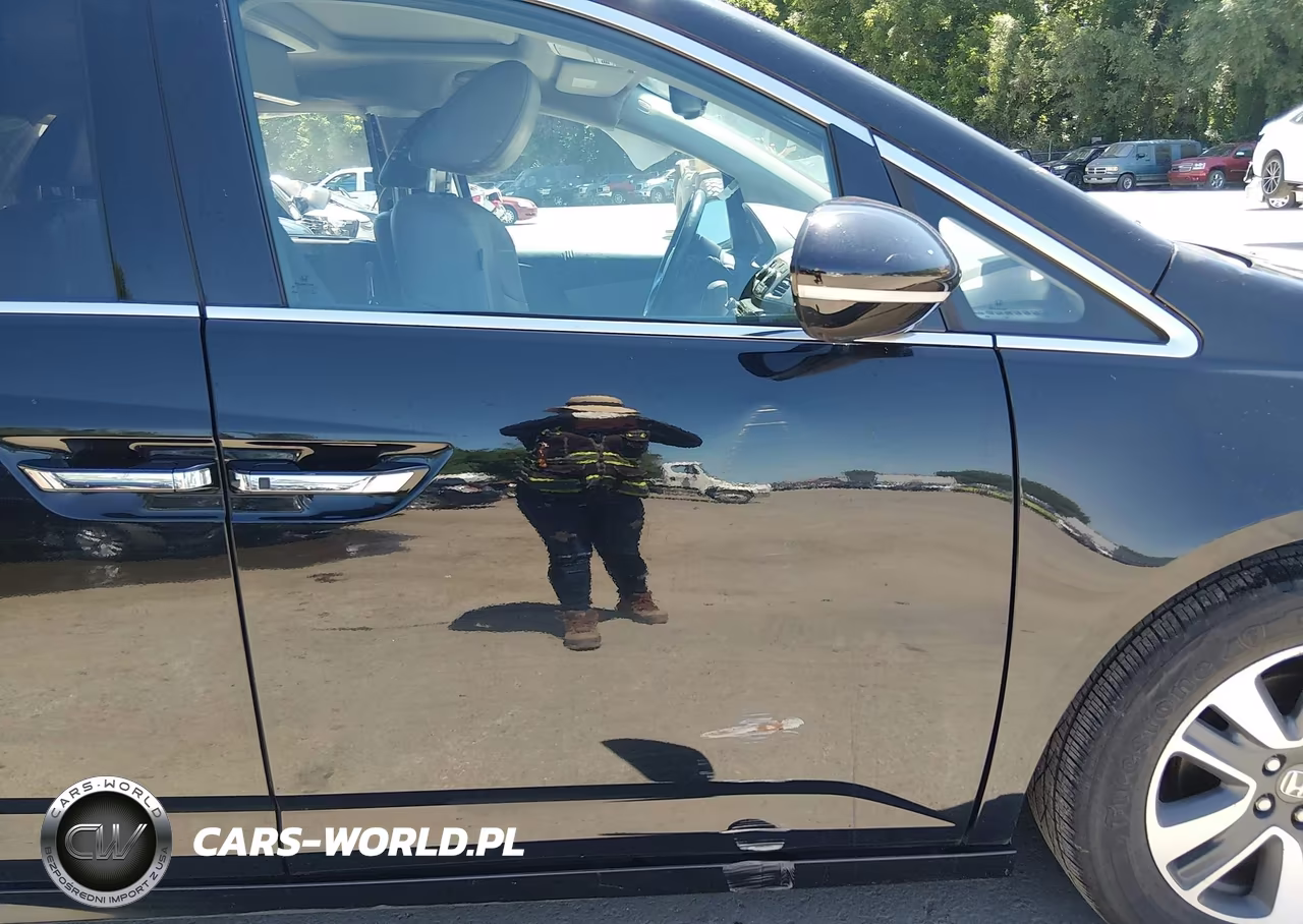 2015 Honda Odyssey Touring-Touring Elite VIN:5FNRL5H94FB029784 - 17